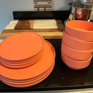 West elm melamine dinner set in pink grapefruit